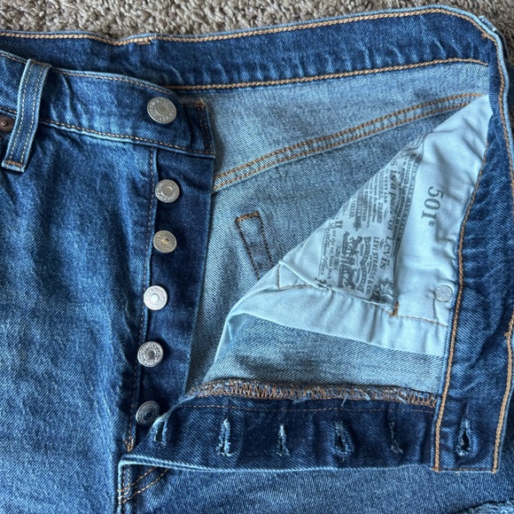NWOT 501 Levi’s High Wasted Shorts - Picture 4 of 5